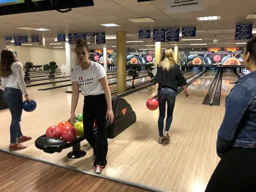 19/4-2018: Lyckad lagaktivitet i form av först lite plugg, sedan bowling och tillsist käk på Max. Mysig torsdag helt enkelt!