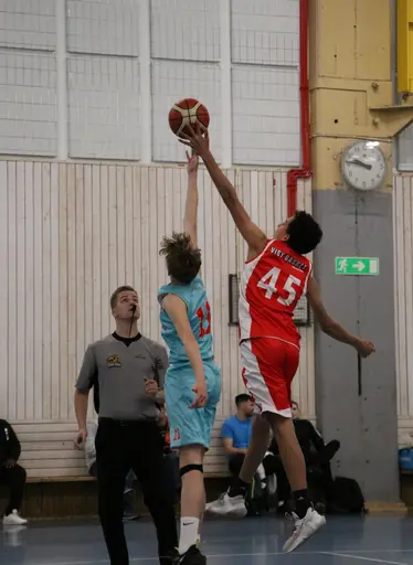 Bildserie från Göteborgs basketfestival där P08 Röd deltog i maj 2022