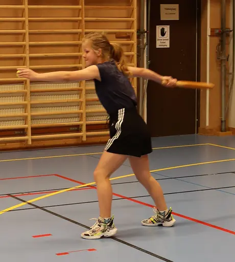 Träningen efter Skövde ägnade vi bla åt Brännboll (Nellie fick bara köra med vänster hand)