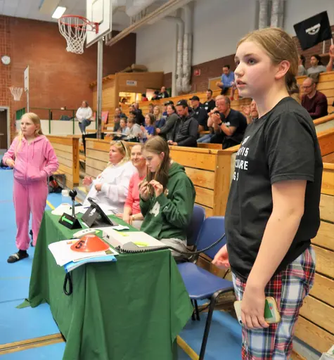 Många av tjejerna satt i seket på olika matcher