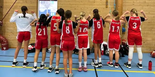 Vita laget besegrar FUBB och Frysen i helgens bortamatcher