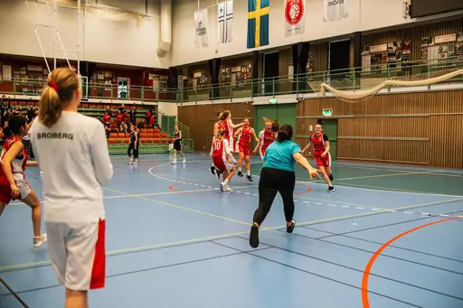 12/5-2019: Fantastiska bilder från finalen i Skövde Cup 2019. Vi spelade mot Wetterbygden Sparks och vann med 27-21! Foto: Lars Norlander