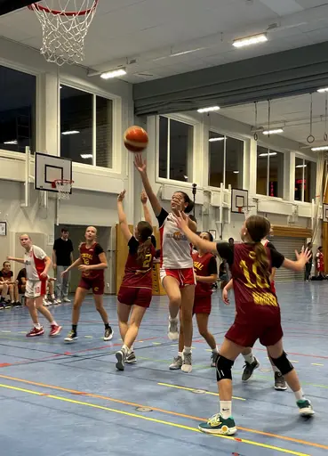 Vita lagen i F09 Fun och F10 Fun som tog Silver resp Brons samt "ja må de spela" för Alice, Amanda o Roberta.