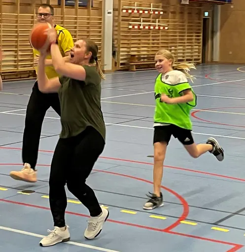 Elin-Daniel, Freja-Erik, Amanda-Patrik, Arushi-Farazee, Nevena-Dejan, Lisa-Carina, Emma-Martin, Selma-Steffi
