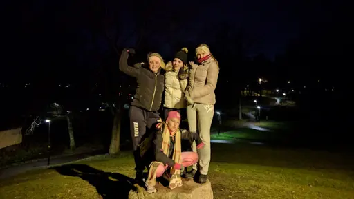 15/11-2017: Då hallen tyvärr blivit dubbelbokad körde vi på en impulsiv powerwalk utomhus med mysigt fika vid Edsviken. Ni som kom vet hur härlig kvällen blev!