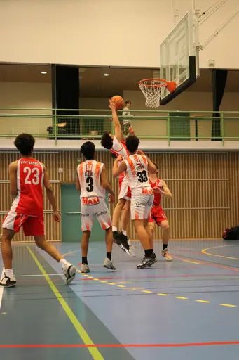 Blandade matchbilder från Skövde basketcup 29 april - 1 maj 2023