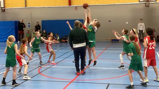 Supertjejerna i sin första match för 2022 - mot Alvik Ålsten