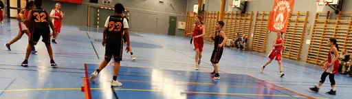 Supertjejerna levererar propagandabasket mot FUBBs P10-grabbar