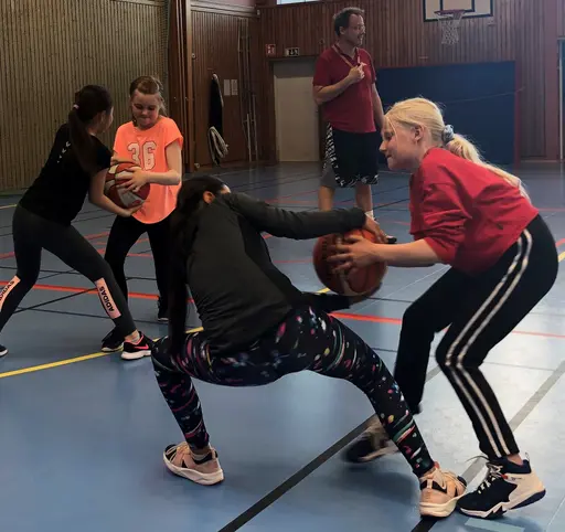 Supertjejerna i "fightträning" inför hösten - gav resultat i träningsmatchen!