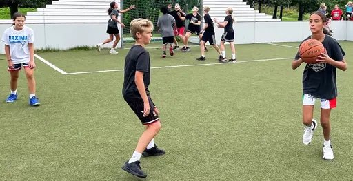 Den traditionella uppstarten i Augusti med Streetbasket (totalt +130 spelare o 60 ledare!) Fika och dopp i poolen efteråt