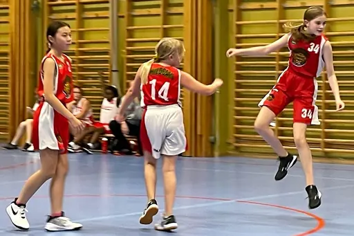 Bra fart på supertjejerna i Järfälla!