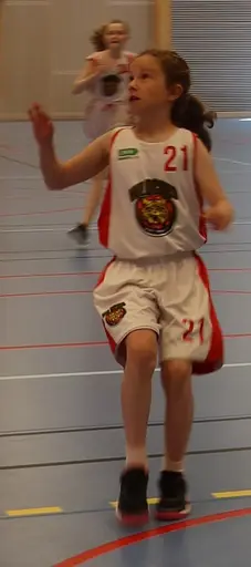 Supertjejerna in action i den avslutande träningsmatchen mot F09