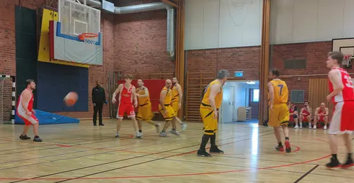 Segermaskinen rullar på, denna gång i Brännkyrkahallen mot IK Hephata