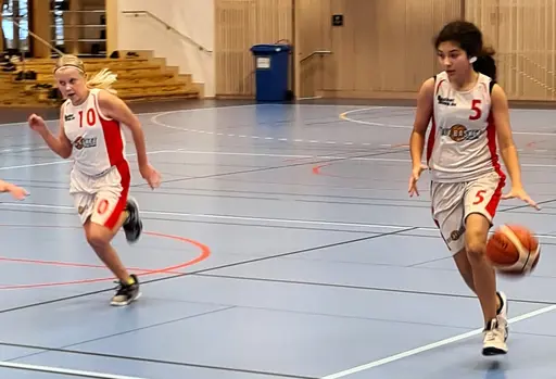 Supertjejerna besegrar Blackeberg Nälsta