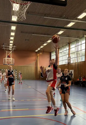 Vita laget besegrade först Vallentuna i U16 Nivå 3 och förlorade sedan knappt mot Duvbo i U15 Nivå 2
