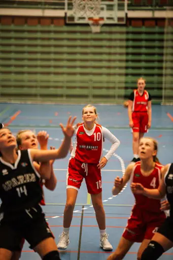 12/5-2019: Fantastiska bilder från finalen i Skövde Cup 2019. Vi spelade mot Wetterbygden Sparks och vann med 27-21! Foto: Lars Norlander