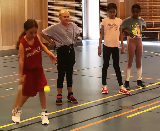 Förutom basket ägnade vi första veckan åt Frisbee, Brännboll, Baseball o Amerikansk fotboll
