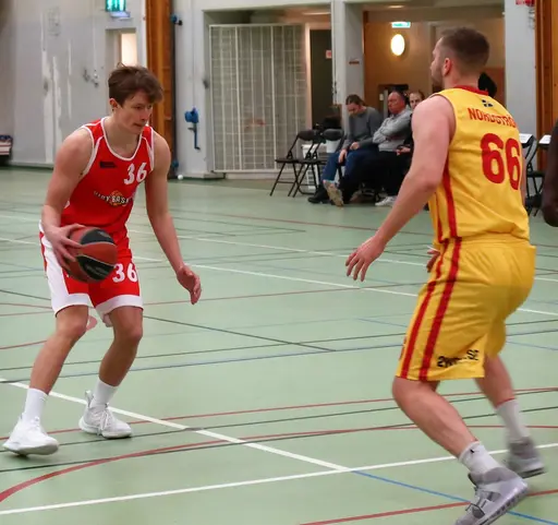 Bra match i Sörahallen i Åkersberga.