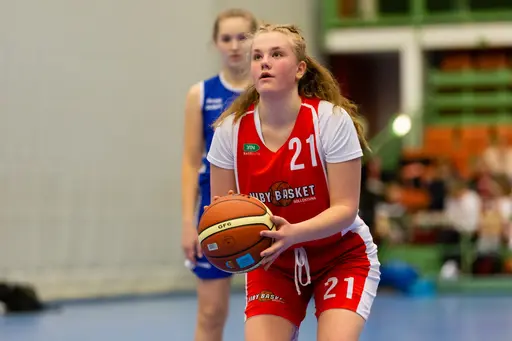12/5-2019: Fantastiska bilder från finalen i Skövde Cup 2019. Vi spelade mot Wetterbygden Sparks och vann med 27-21! Foto: Lars Norlander