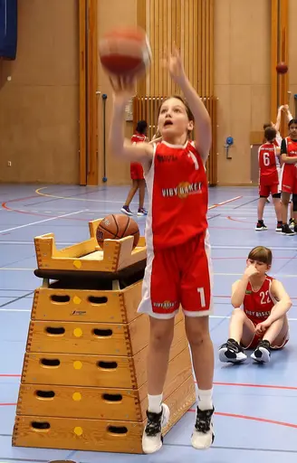 Finalisterna i skyttet! Aishani (vinnare), Tyra, Lisa o Elin M