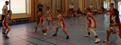 Full fart i Edsbergshallen mot F09 - en härlig säsongsavslutning på våra gemensamma träningar.