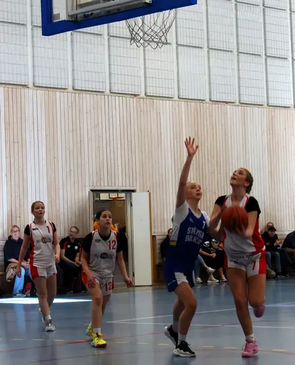 Supertjejerna tar A-Brons i Göteborgs Basketfestival