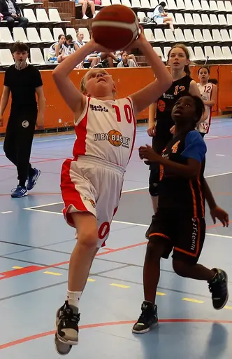 Supertjejerna kom 3:a i vår egna cup Bye-Bye EB som spelades i Sollentuna Sporthallar A o B