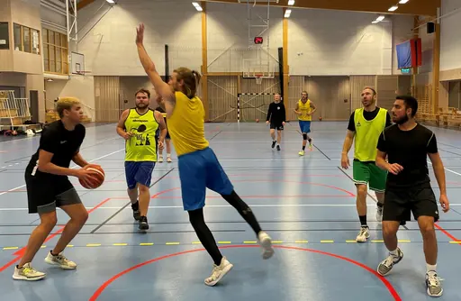 Premiär i Edsbergshallen för vårt Herr2-lag: Albin, Calle D, Elliot, Gabriel, Lukas, Magnus, Nicklas, Oskar o Samuel