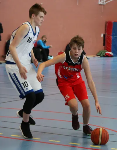 1. Albin dribblar (kolla bollens mjukhet!). 2. Vem där? 3. Jacob levererar boll (alla mot Sundsvall, feb 2018)
