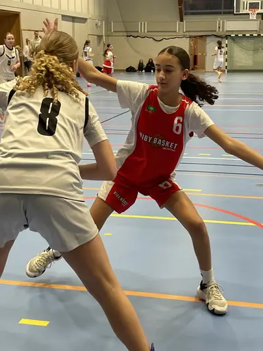 Vita laget besegrar FUBB och Frysen i helgens bortamatcher