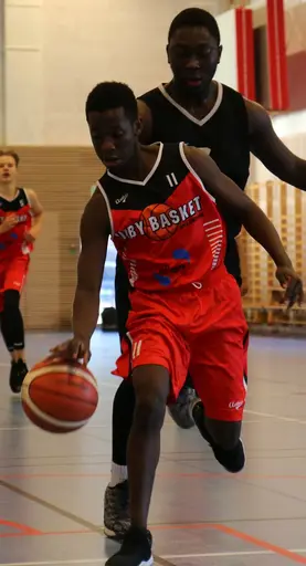 Akkim ruschar mot korgen mot Huddinge (Fotograf Mats Anderson)