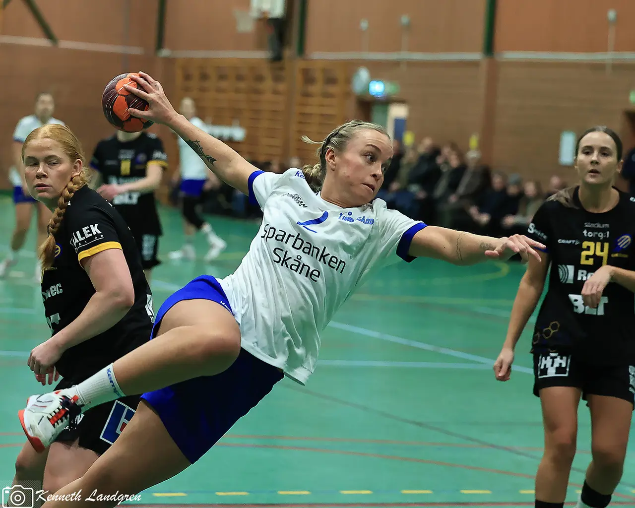 Cassandra gör ett av sina fyra mål
