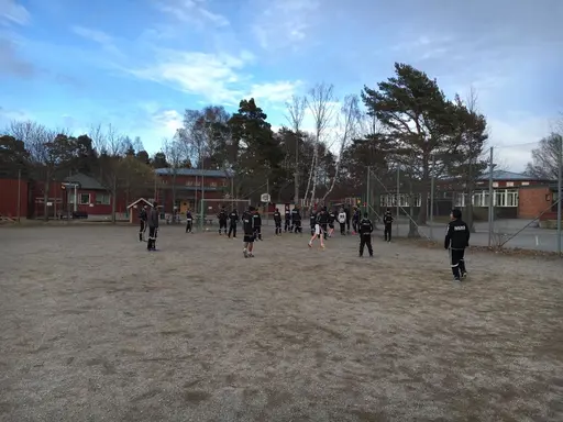 Pausvila med fotbollsmatch mot Täby