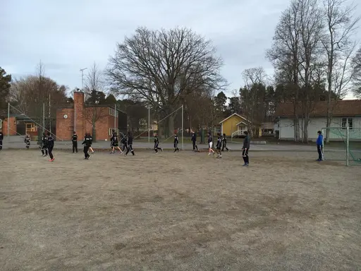 Pausvila med fotbollsmatch mot Täby