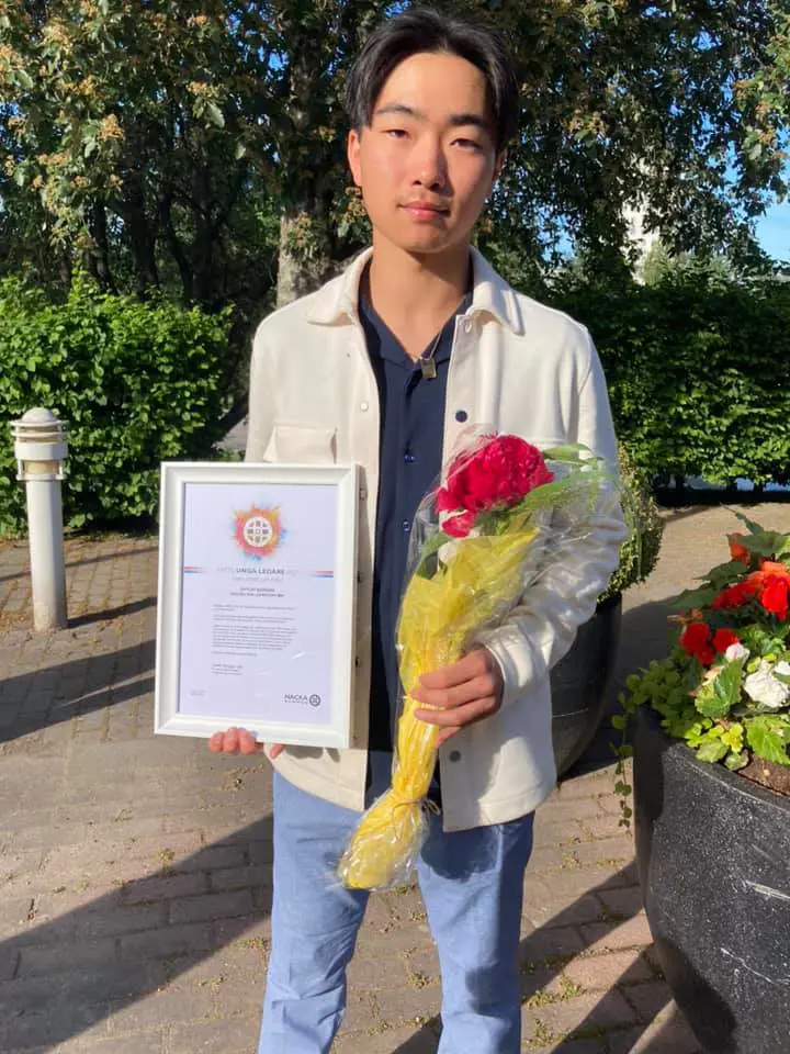 Anton efter prisutdelningen på kommunens stadshus. Foto: Pia Ström Sjöberg