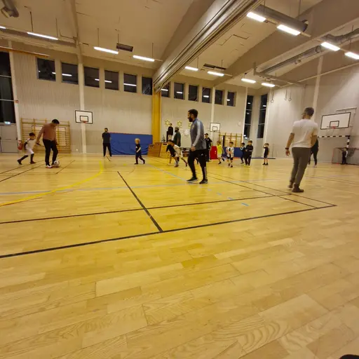 Det blev en match mot föräldrarna som sen avslutades med julfika🎅