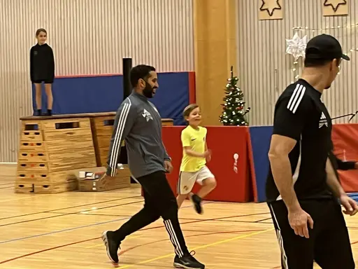 Det blev en match mot föräldrarna som sen avslutades med julfika🎅