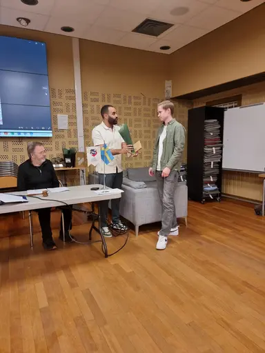 Årsmötesordf. Roger Kristensson tillsammans med årsmötessekreterare Roberto Fortes da Cruz gick igenom de sedvanliga handlingarna..