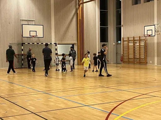 Det blev en match mot föräldrarna som sen avslutades med julfika🎅