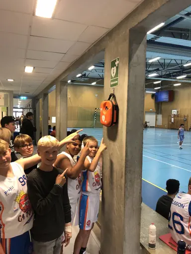 Här hittar ni hjärtstartare i Hammarhallen