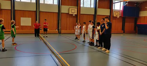 HU10 tackar för matchen mot Eos & HU11 lagfotot inför match
