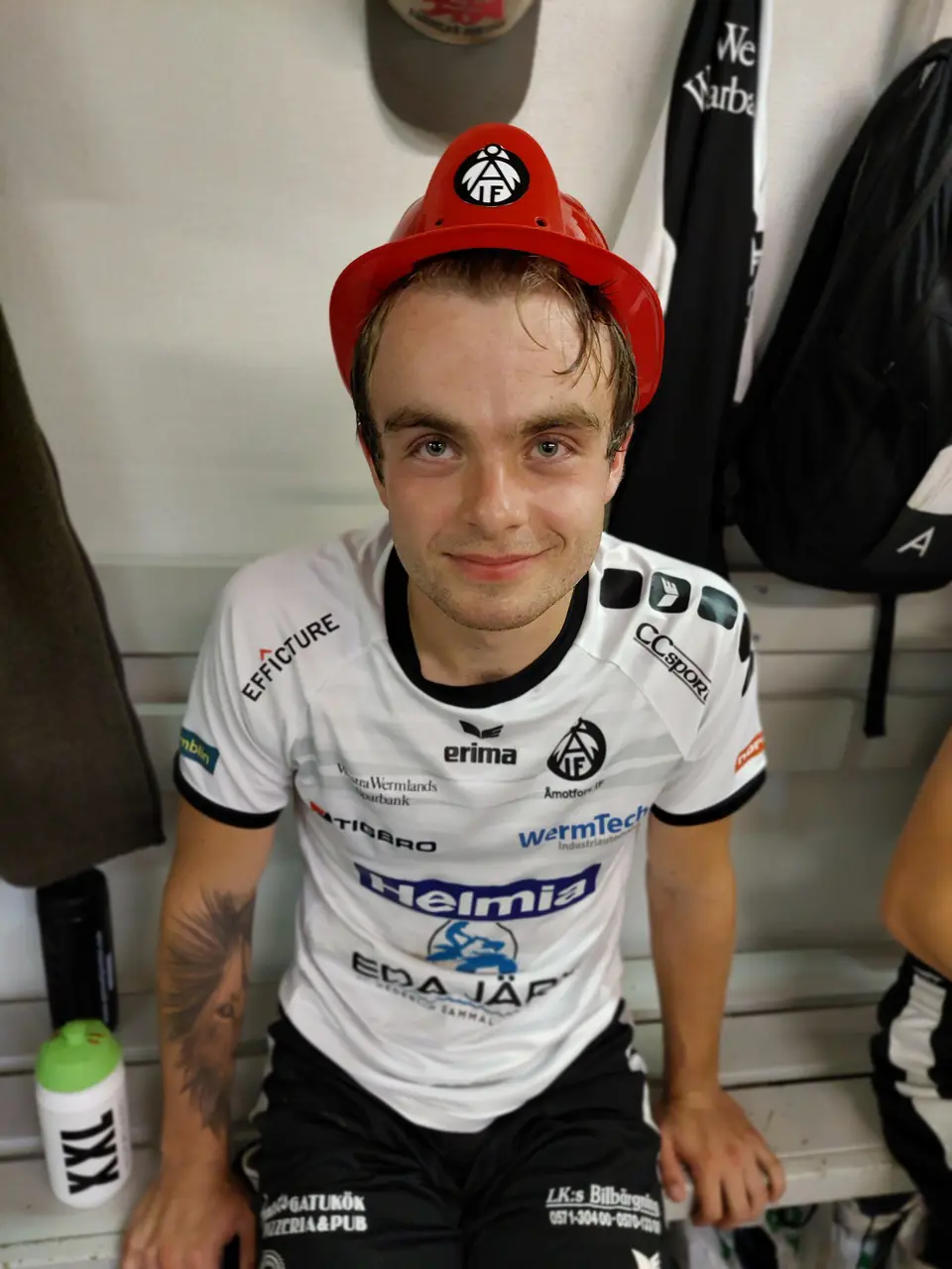 Joel, matchens lirare och ett hattrick på det