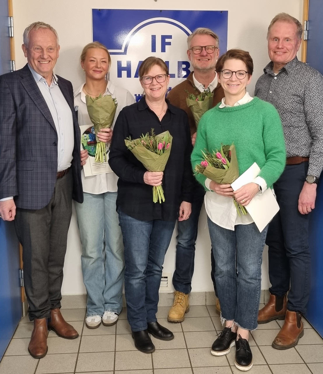 Dhan Åstrand, avgående ordförande IF Hallby IA, Ellen Mattson (HK), Annika Elmeke (SOK), Sonny Helman (FK), Ida Welin (SOK), Ulf Björkman, ny ordförande IF Hallby IA.