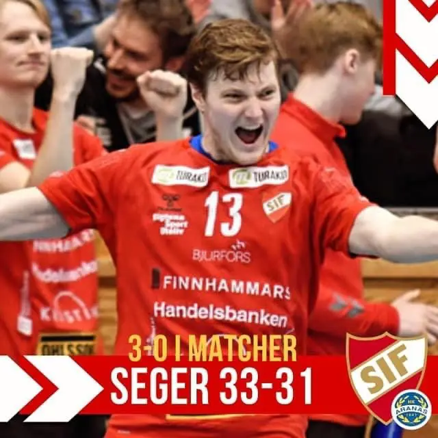 Simon Lindberg jublar efter 13 mål och avancemanget till Handbollsligan