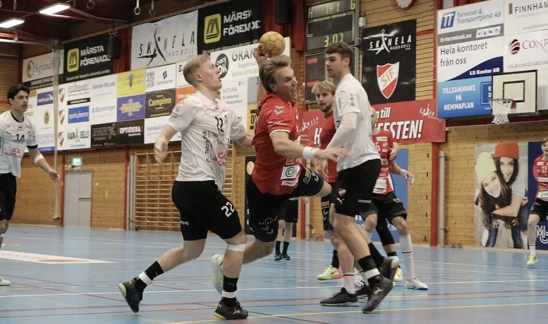 Gustav Näslund #19