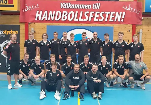 Herrtruppen säsongen 2022_2023. Karlo Seric saknas på bilden.