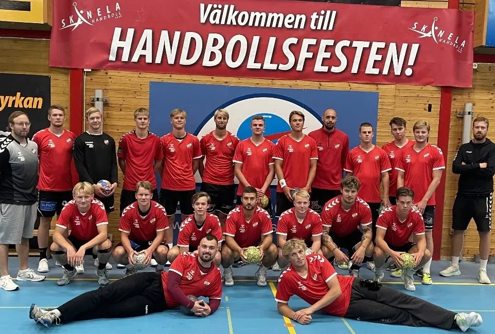 Lagbild från träningshelgen hemma i Vikingahallen under helgen.