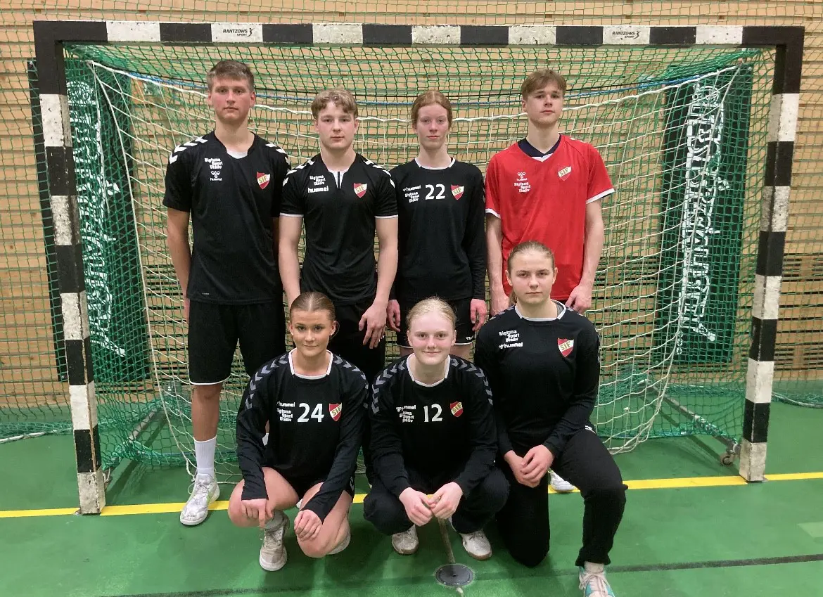 Tintin Wallin, Isak Hovermyr, Felicia Steger, Max Haborn, Ella Goude,Cecilia Samuelsson,Tyra Börjesson (Fanny Eriksson ej med på bild)