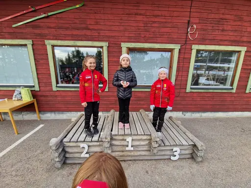 En stor del av ungdomarna samlade