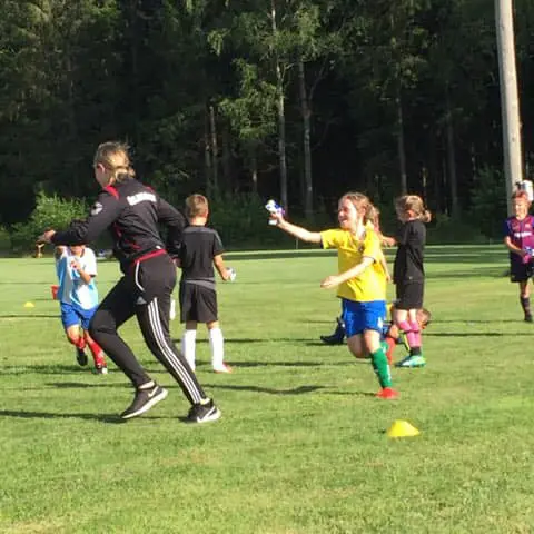 Idag hade P9, PF8 och PF7 sommaravslutning. Fotbollsbrännboll, vattenkrig och pizzakalas stod på schemat. En riktigt rolig kväll med ett stort gäng glada härliga ungar. Tack för denna vår och sommar, 